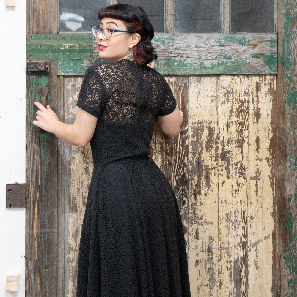 Vintage 1950s black Anne Fogarty midi lace dress- size 4